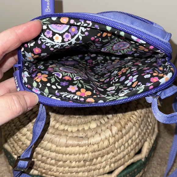 Vera Bradley cross-body bag - Picture 3 of 5